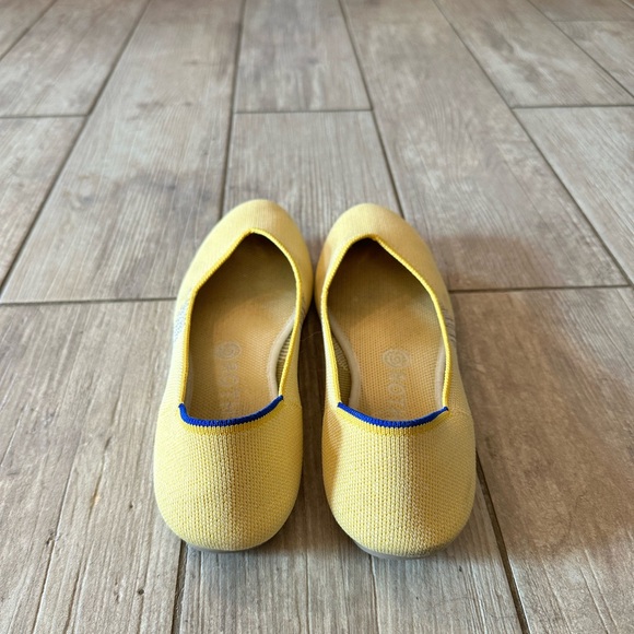 Rothy’s round toe flats size 9 - Picture 2 of 4